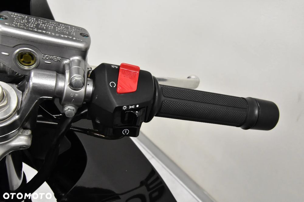 Honda VFR - 23