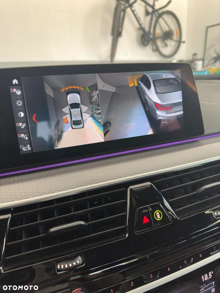 BMW Seria 5 520d M Sport - 24