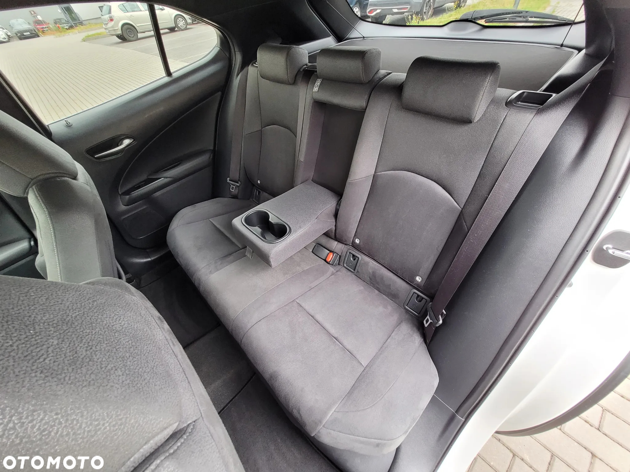 Lexus UX 250h Elegance 2WD - 13