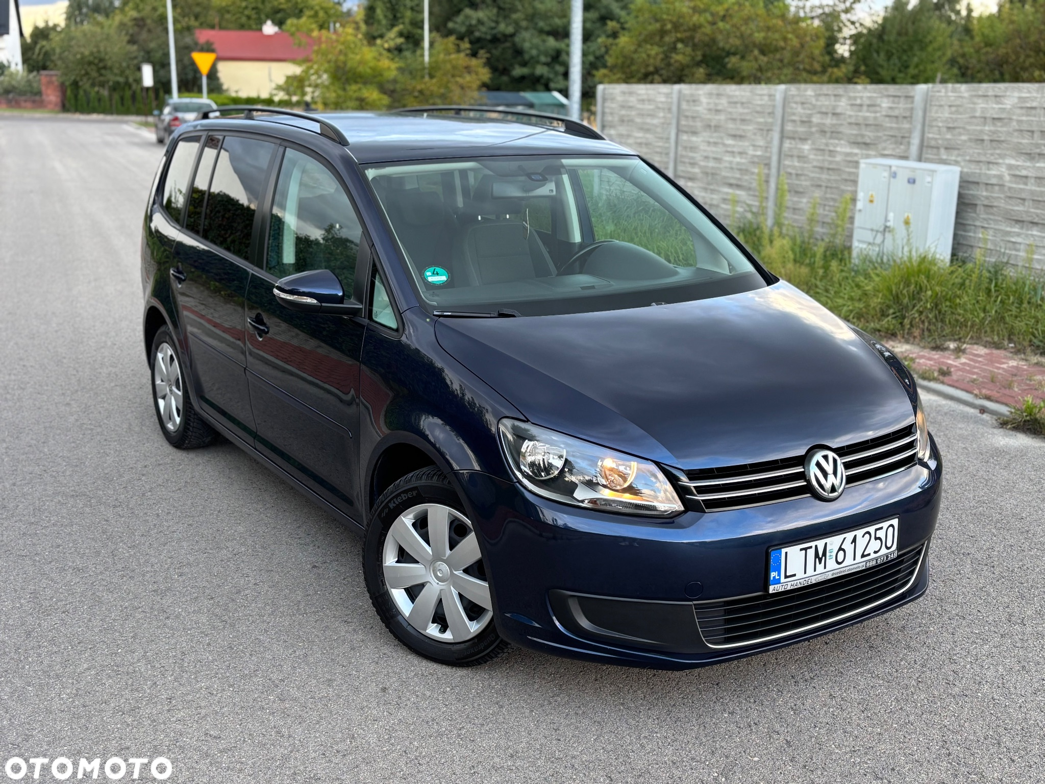 Volkswagen Touran - 2