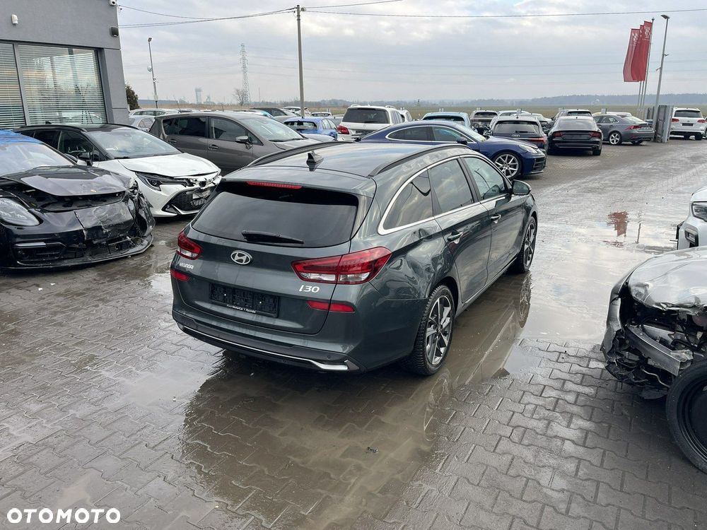 Hyundai i30 1.5 T-GDI 48V-Hybrid Advantage - 4