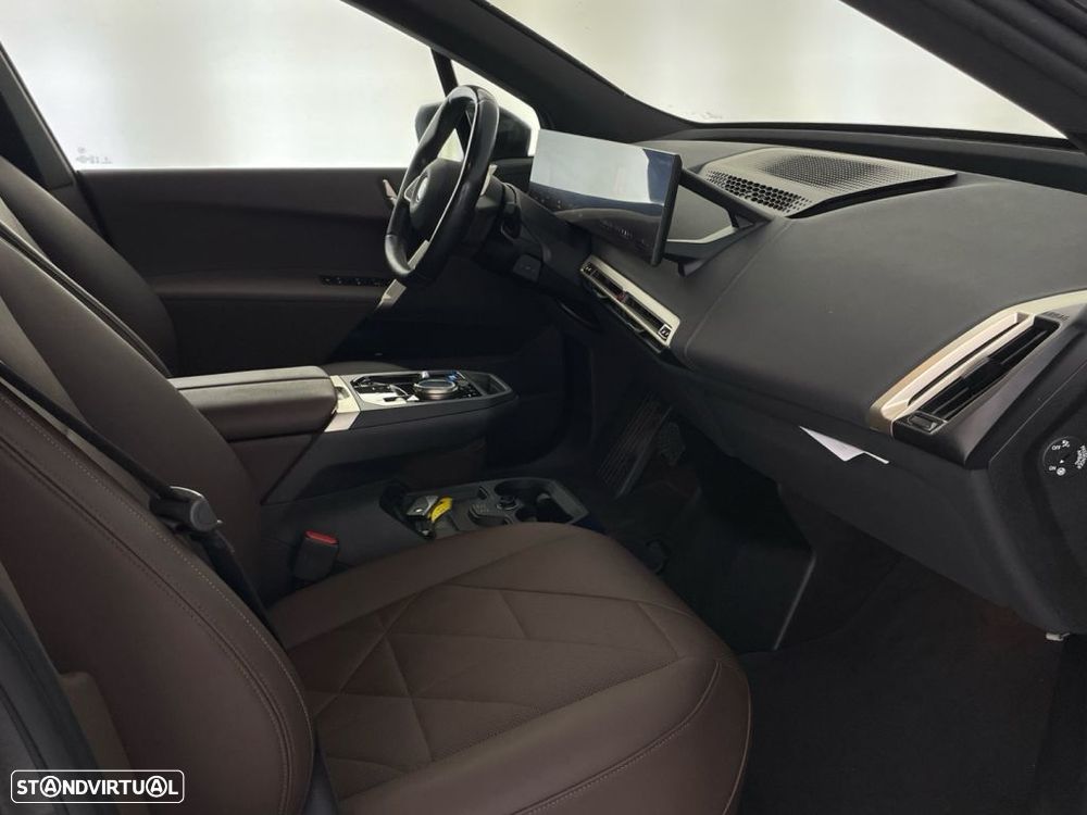BMW iX xDrive 40 - 23