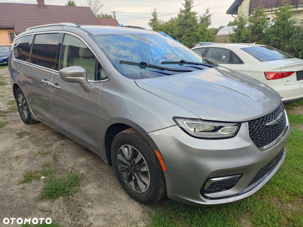 Chrysler Pacifica - 1