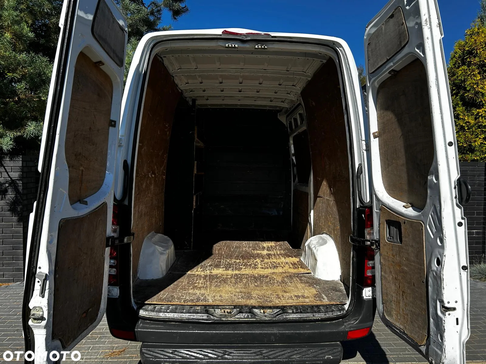 Mercedes-Benz Sprinter - 8