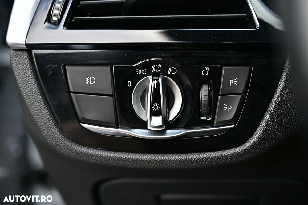 BMW Seria 5 530i xDrive AT - 26