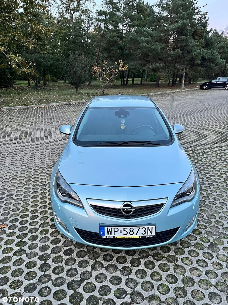 Opel Astra IV 1.4 T Cosmo - 2