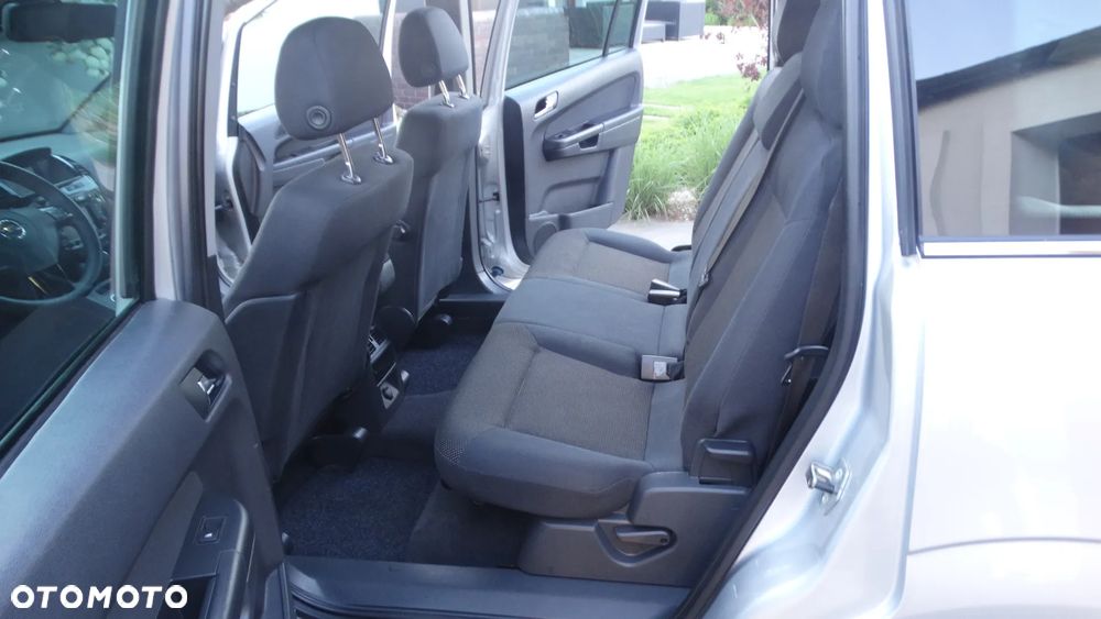 Opel Zafira 1.8 Cosmo - 18