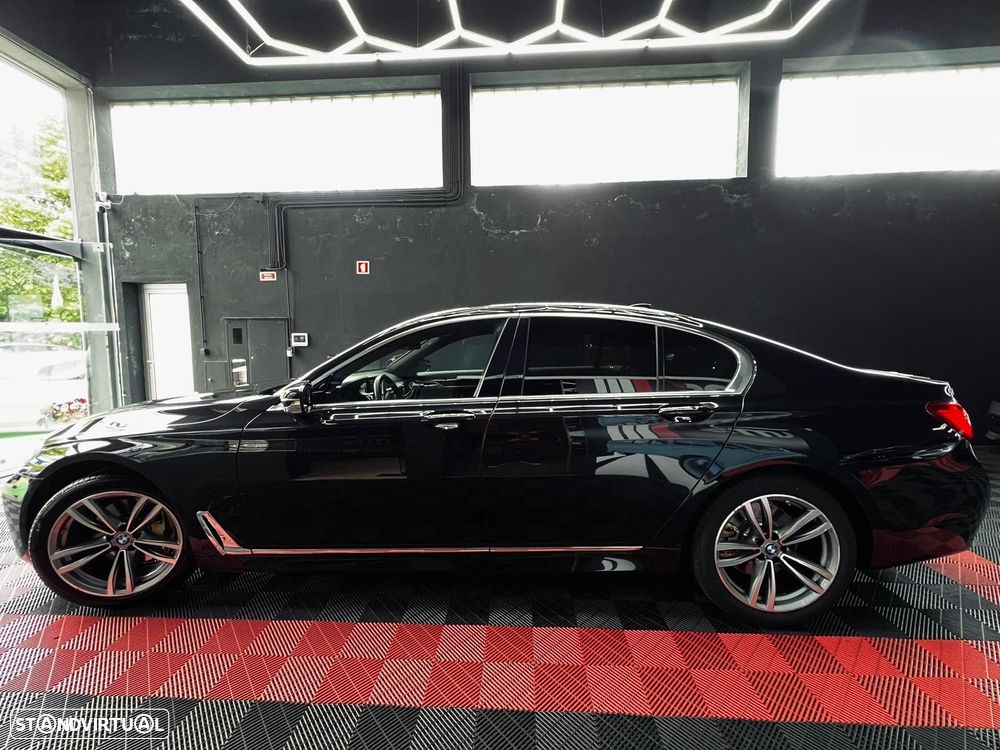 BMW 740 d xDrive Pack M - 12