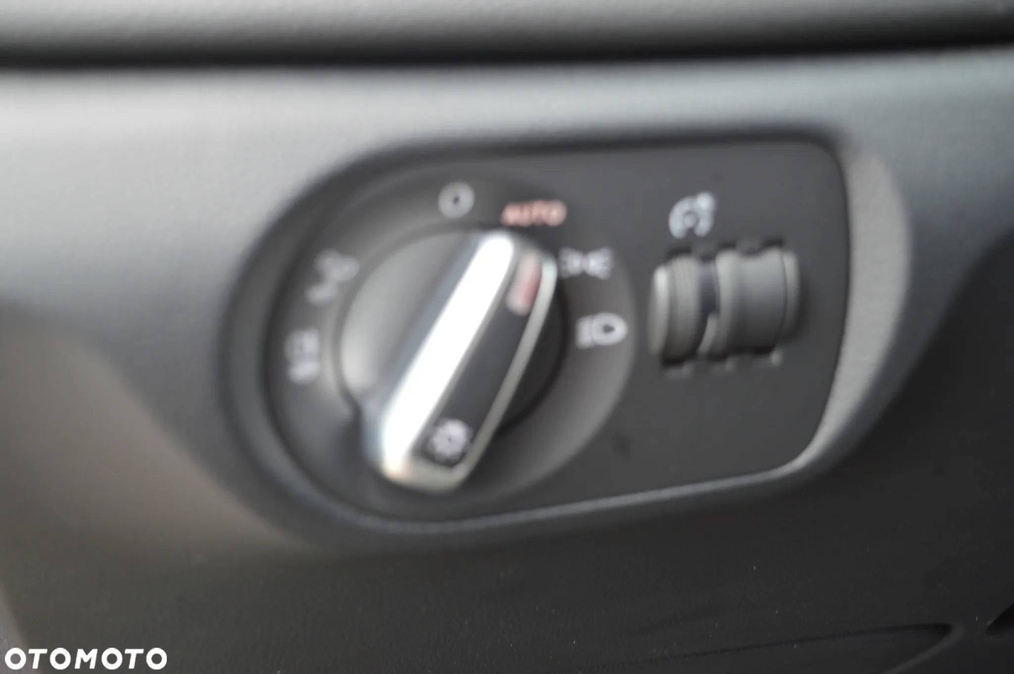 Audi Q3 2.0 TDI quattro S tronic design - 21