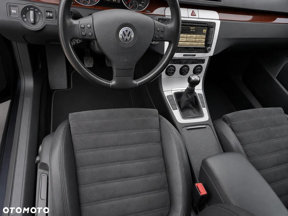 Volkswagen Passat 1.8 TSI Individual - 16