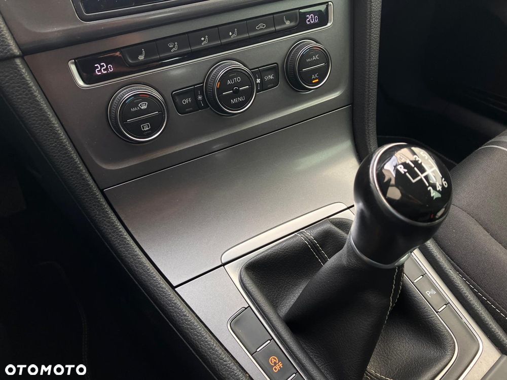 Volkswagen Golf 2.0 TDI BlueMotion Technology Lounge - 22