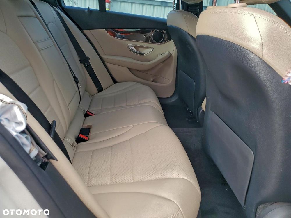 Mercedes-Benz Klasa C 300 9G-TRONIC - 11