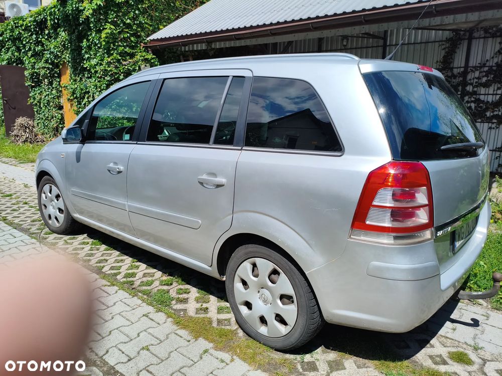 Opel Zafira - 9