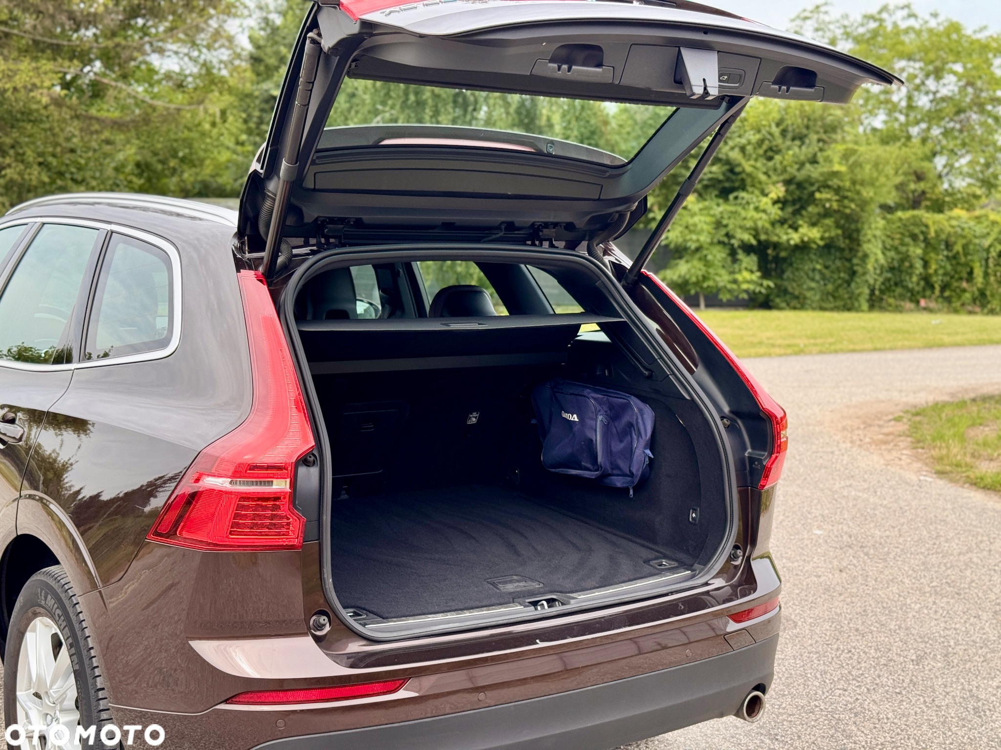 Volvo XC 60 T5 AWD Momentum Pro - 22
