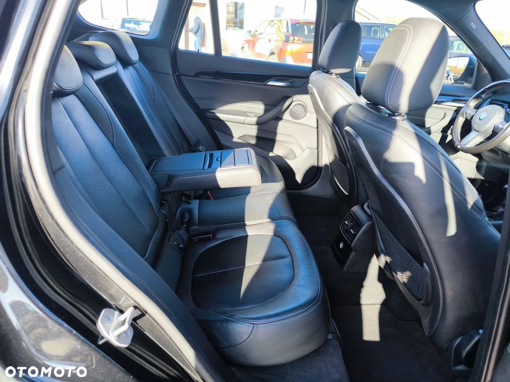 BMW X1 sDrive18i xLine - 12