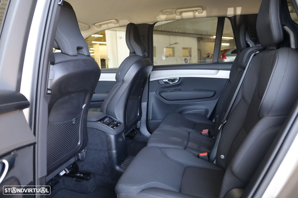 Volvo XC 90 T8 AWD Core - 13