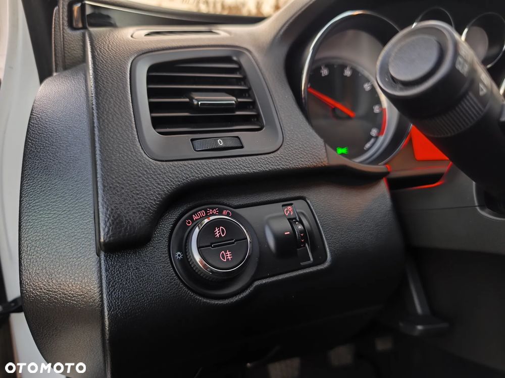 Opel Insignia 2.0 CDTI Cosmo - 27