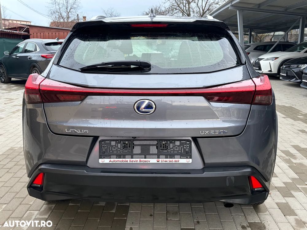 Lexus UX 250h Business Edition - 16
