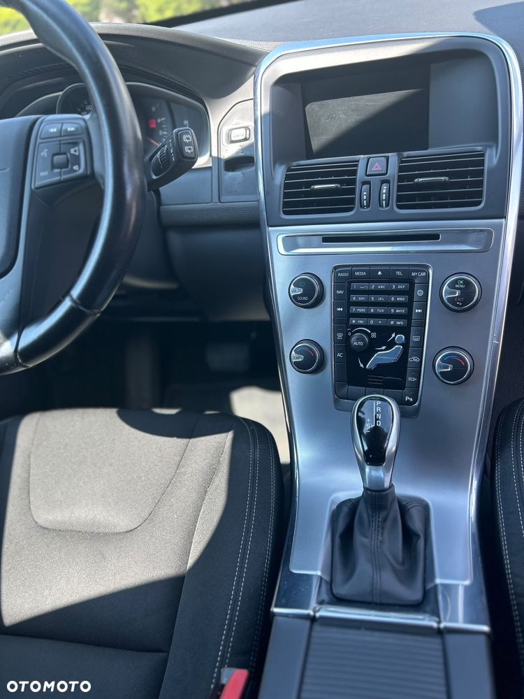 Volvo XC 60 ver-d3-drive--e-kinetic - 5