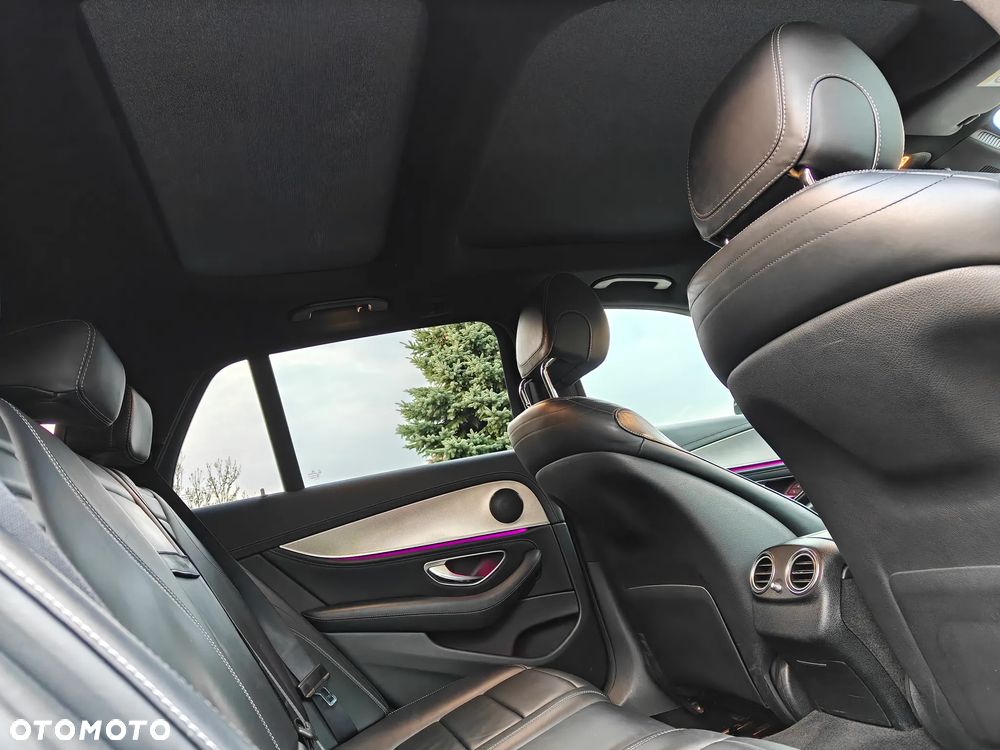 Mercedes-Benz Klasa E 220 d 4Matic 9G-TRONIC AMG Line - 12