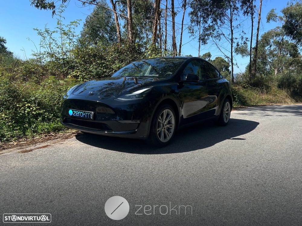 Tesla Model Y Long Range Dual Motor AWD - 2