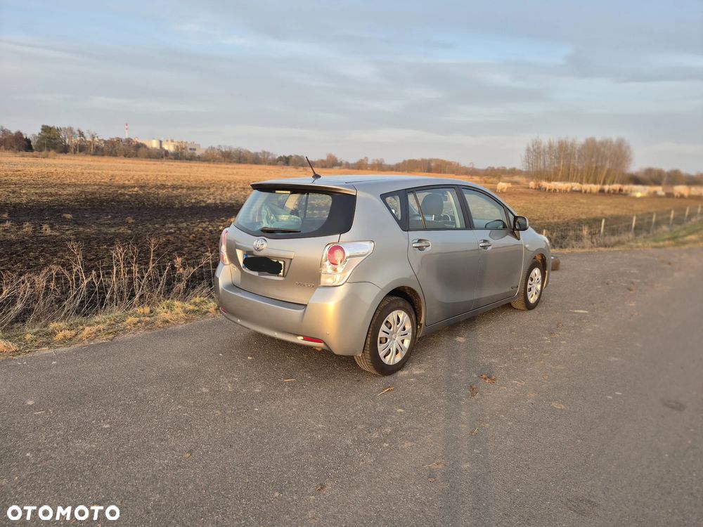 Toyota Verso 1.8 Premium EU5 - 12
