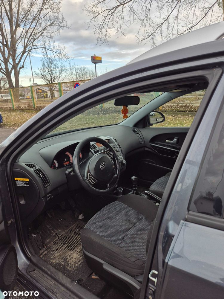 Kia Ceed - 5