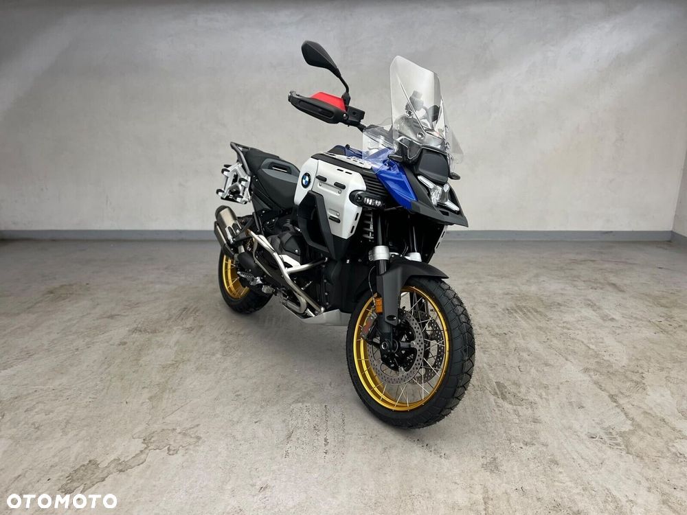 BMW R - 1