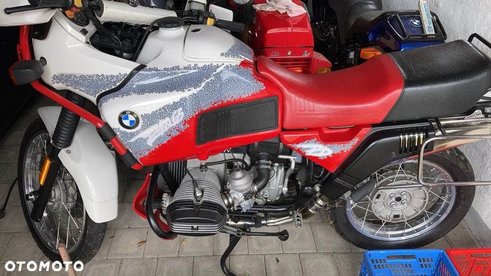 BMW R - 1
