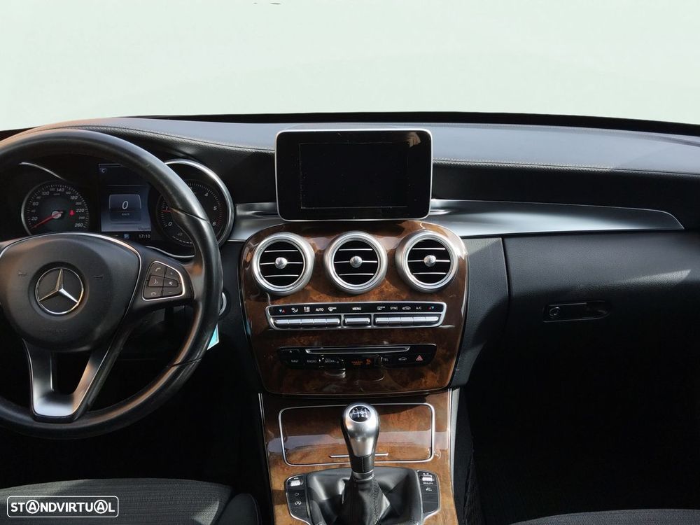 Mercedes-Benz C 200 - 11