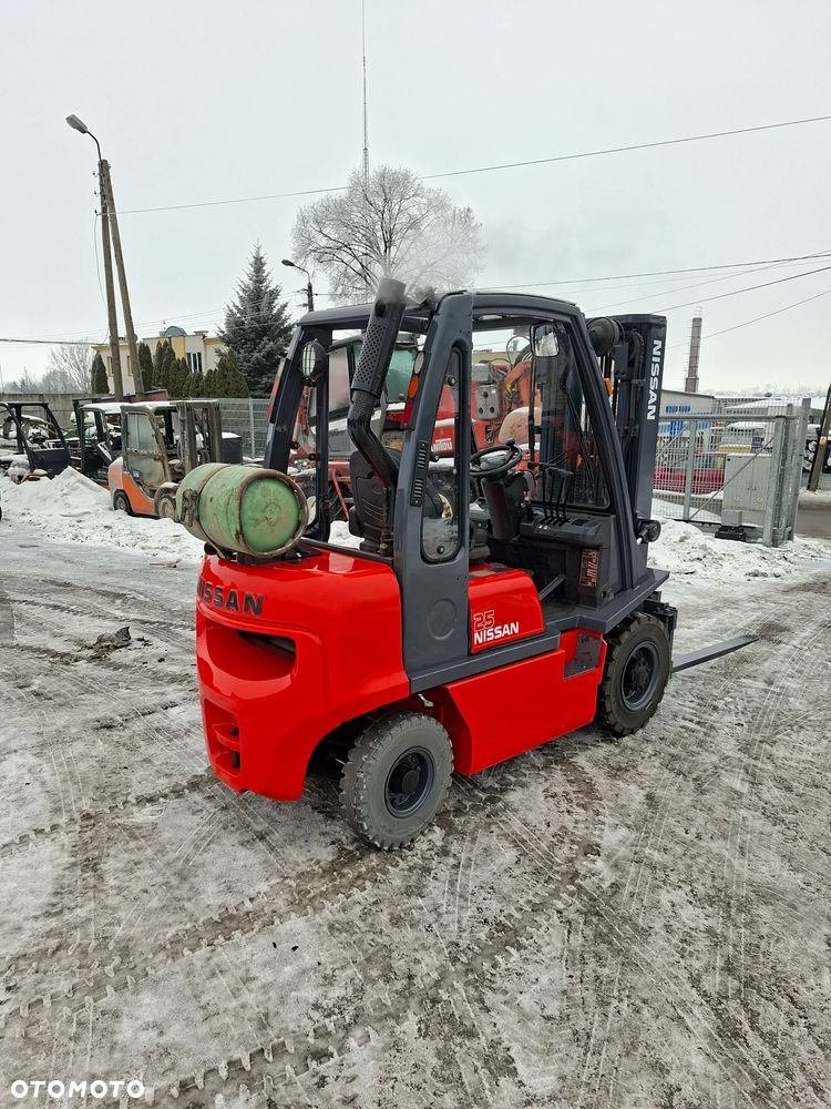 Nissan UD02A25PQ - 2