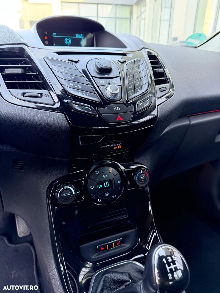 Ford Fiesta - 25