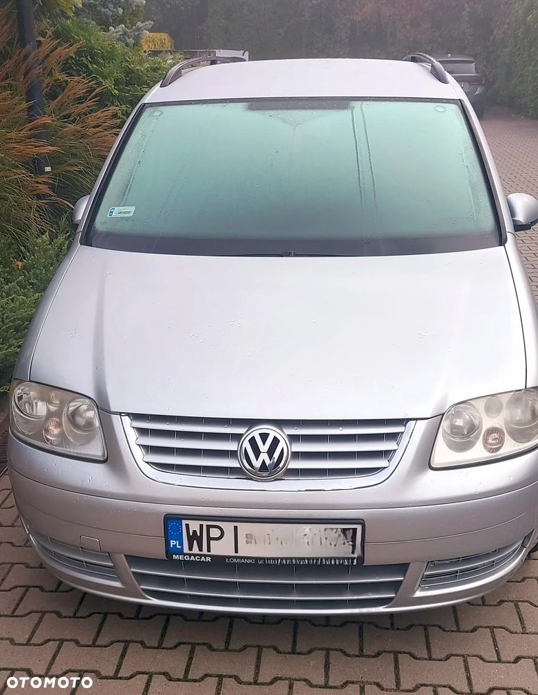Volkswagen Touran 1.9 TDI DSG Highline - 4