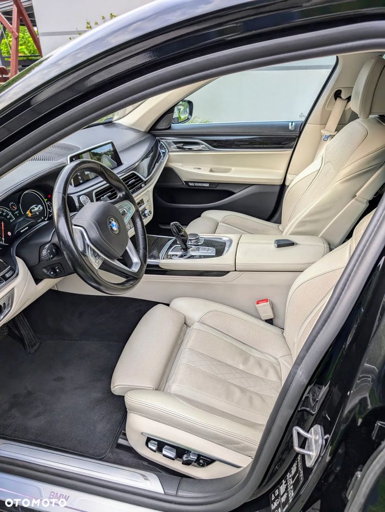 BMW Seria 7 740d xDrive - 12