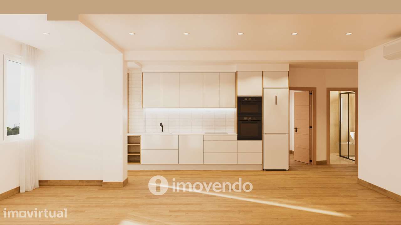 Apartamento T4, totalmente remodelado e cozinha equipada, em Almada - Grande imagem: 2/27