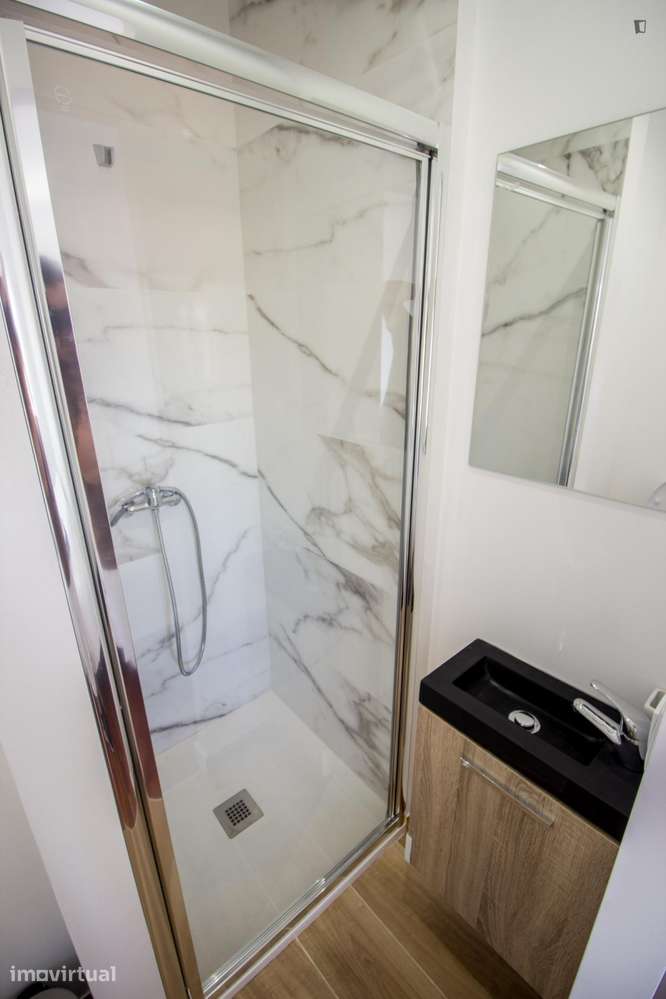 Quarto - localizado em Póvoa de Varzim Porto - Grande imagem: 3/20