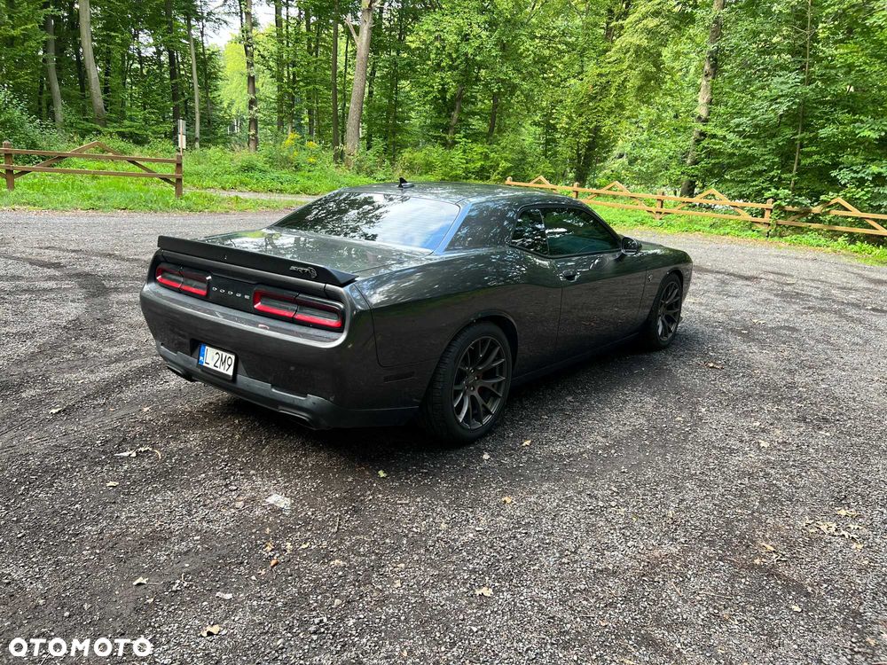 Dodge Challenger - 3