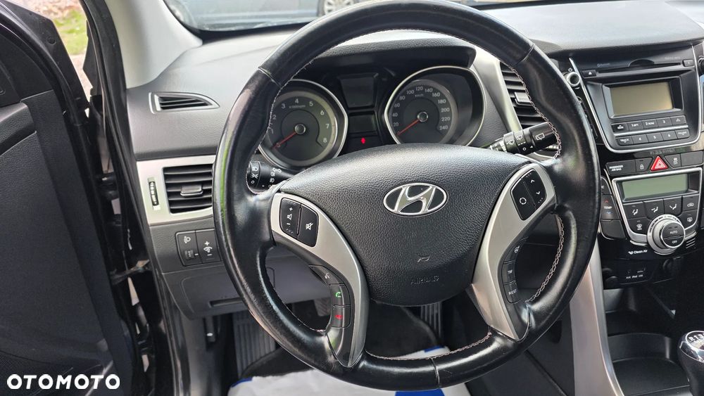 Hyundai i30 1.4 Fifa World Cup Edition - 16