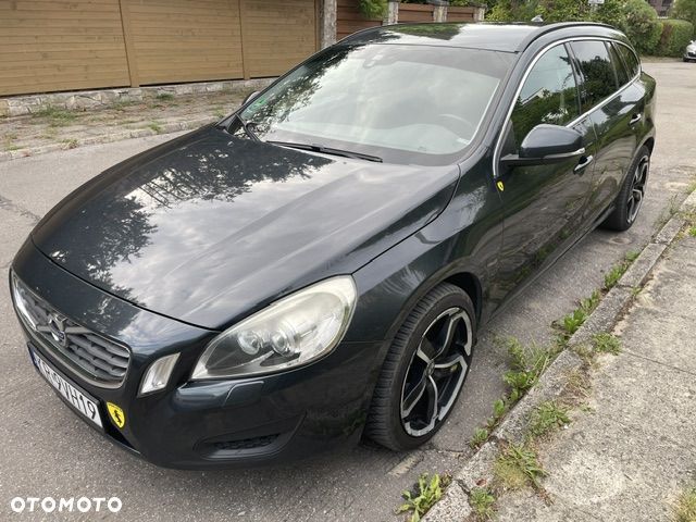 Volvo V60 D3 Geartronic RDesign - 13
