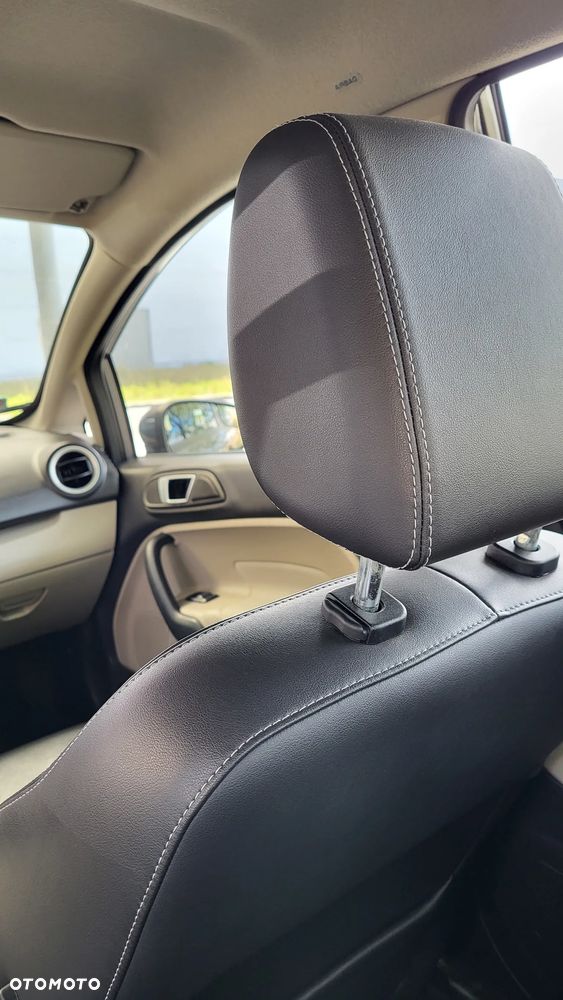Ford Fiesta - 15