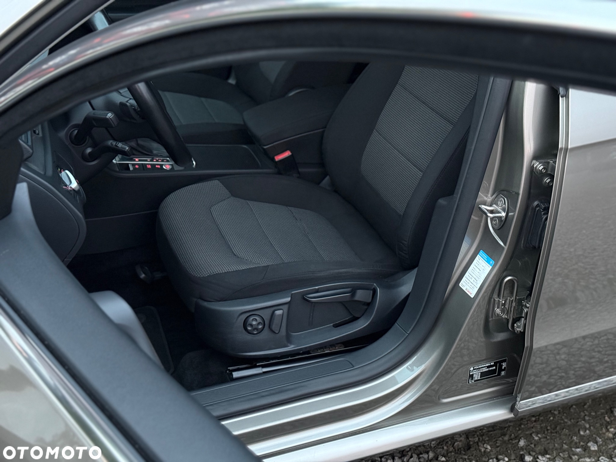 Volkswagen Passat - 13