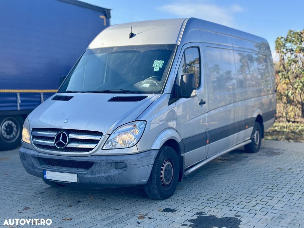 Mercedes-Benz SPRINTER 319 - 1