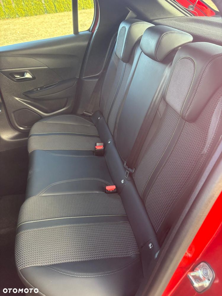 Peugeot 208 TURBO 100 Allure - 12