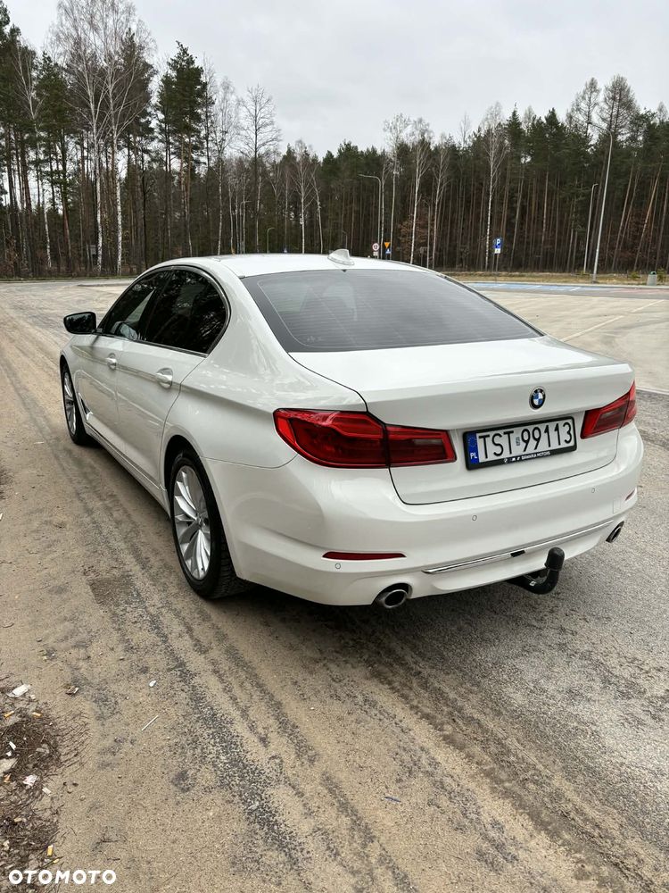 BMW Seria 5 518d Luxury Line - 10