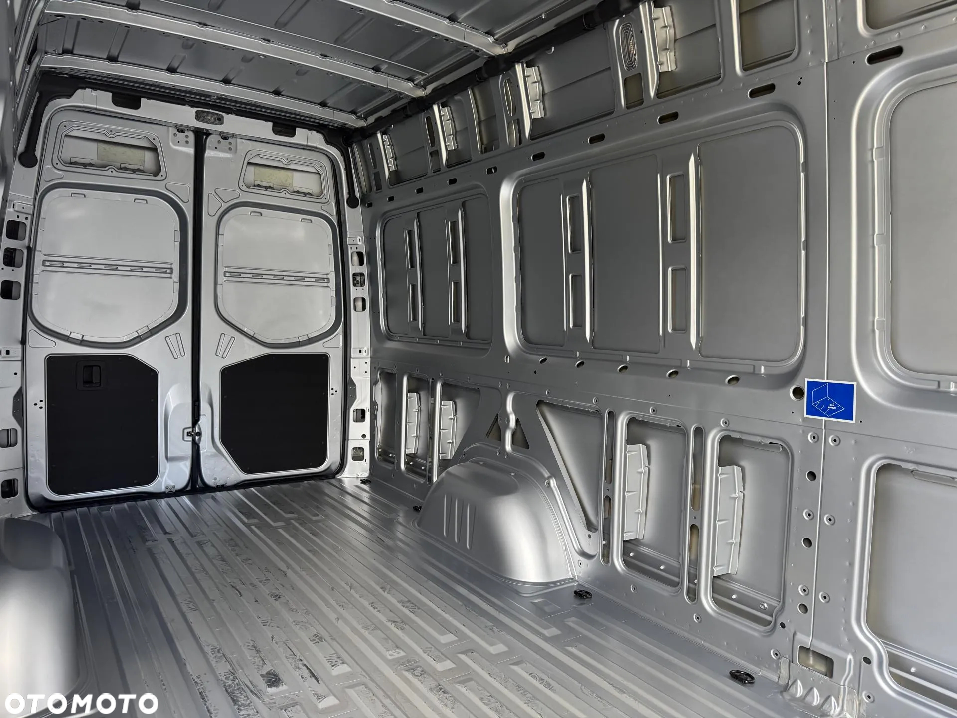 Mercedes-Benz Sprinter - 7