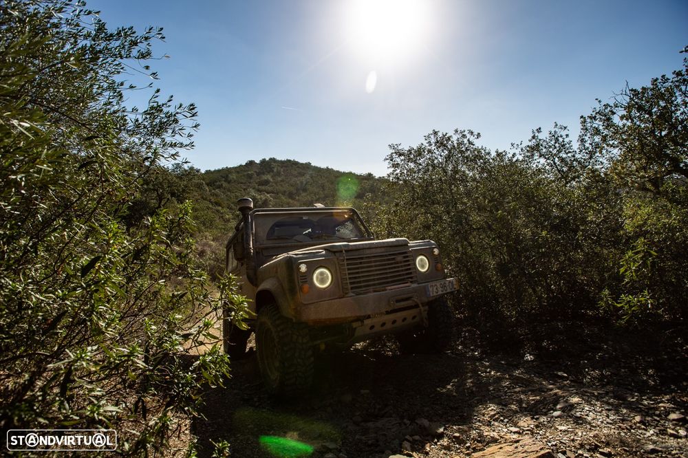 Land Rover Defender 90 2.5 TD5 Metal Top - 4