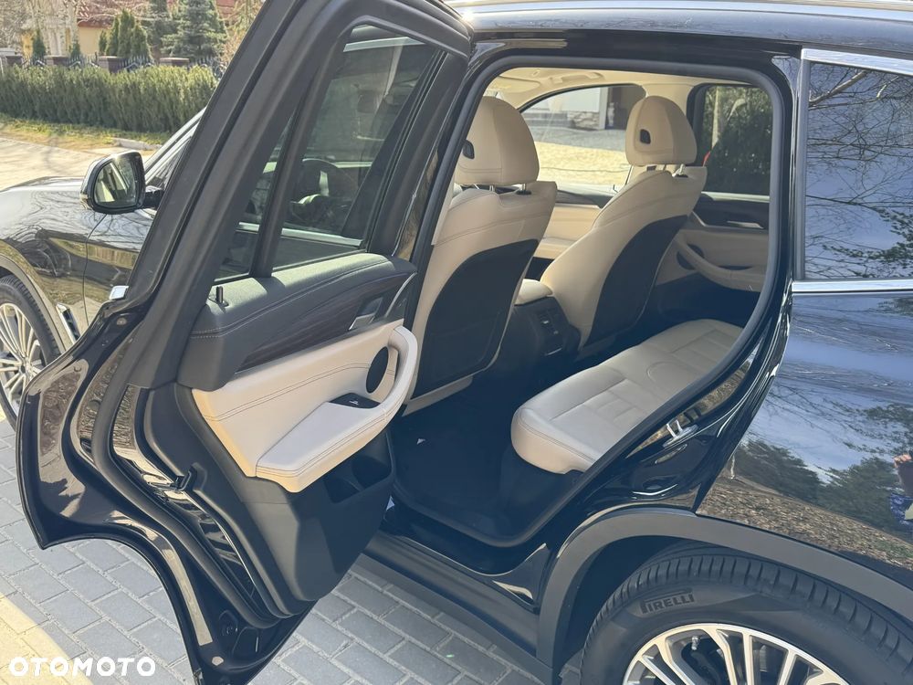 BMW X3 xDrive20d Luxury Line - 9