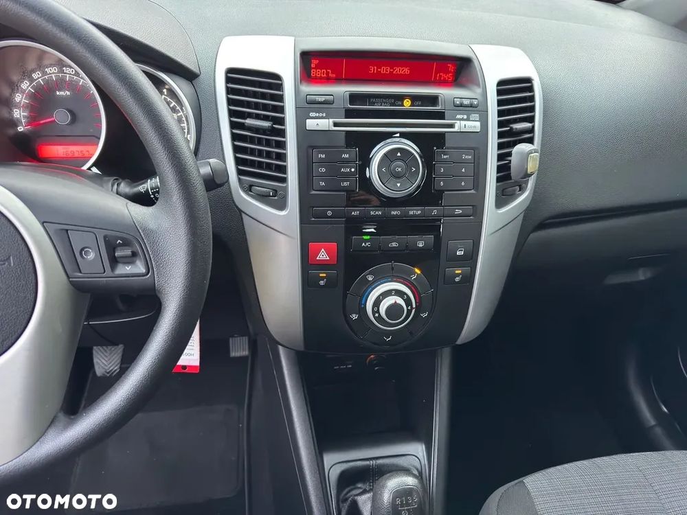 Kia Venga 1.4 CVVT Vision - 12