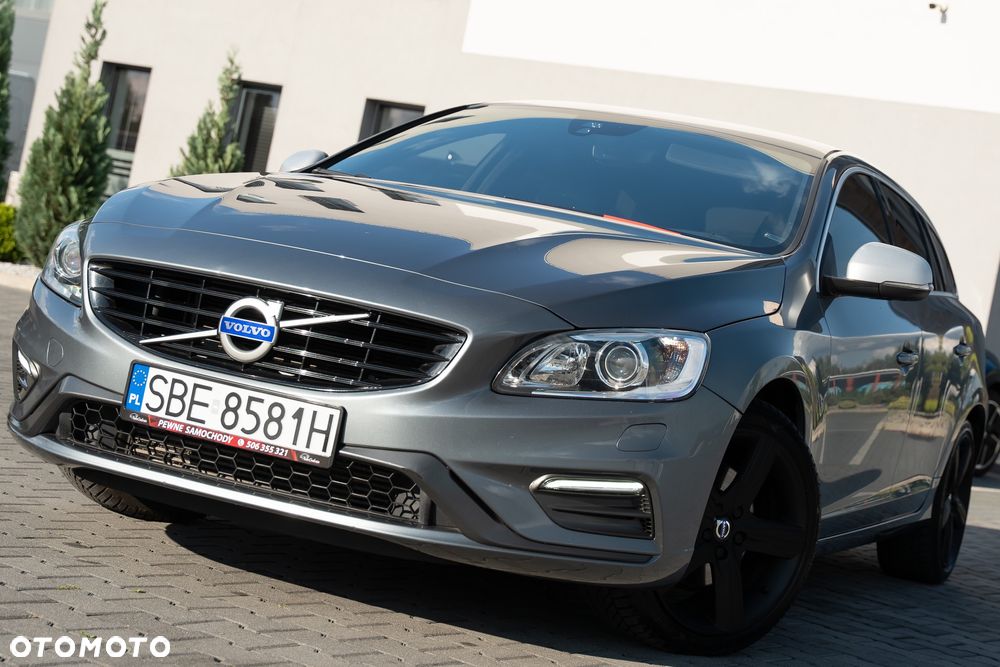 Volvo V60 D4 R-Design - 2