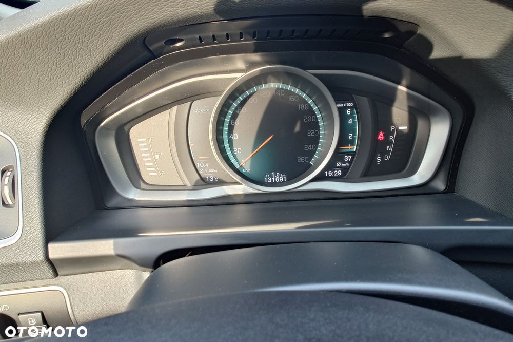 Volvo S60 T3 Drive-E Dynamic Edition (Momentum) - 11